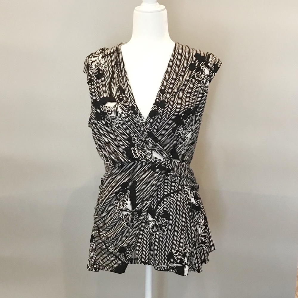 Anthropologie Women's Knit Peplum Sleeveless Pullover Top , Size L Like N